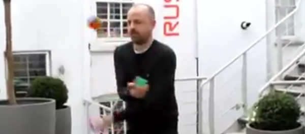 Rus jonglör rubik küpleri havada çözdü - Sputnik Türkiye