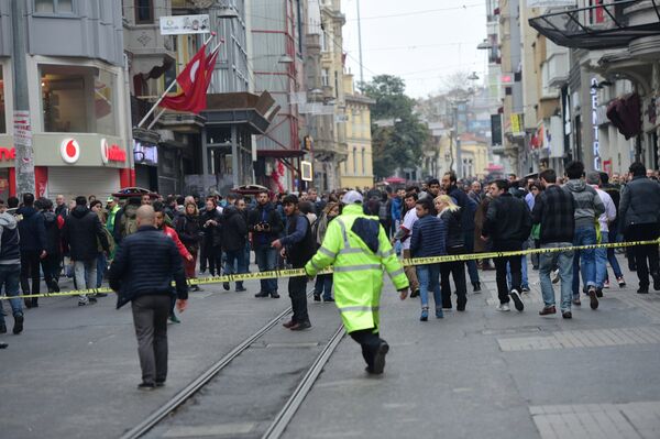 İstiklal Caddesi'nde canlı bomba saldırısı İstiklal Caddesi'nde canlı bomba saldırısı - Sputnik Türkiye