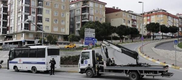 İstanbul Valiliği tarafından Bakırköy’de yapılmak istenen Nevruz kutlamalarına izin çıkmamasının ardından bölgede yoğun güvenlik önlemleri alınarak, Bakırköy Halk Pazarı'na çıkan yollar araç trafiğine kapatıldı. - Sputnik Türkiye