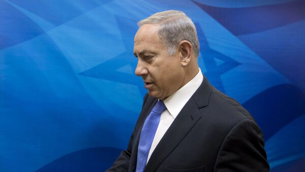 Israel's Prime Minister Benjamin Netanyahu arrives to the weekly cabinet meeting at his office in Jerusalem, September 20, 2015 - Sputnik Türkiye