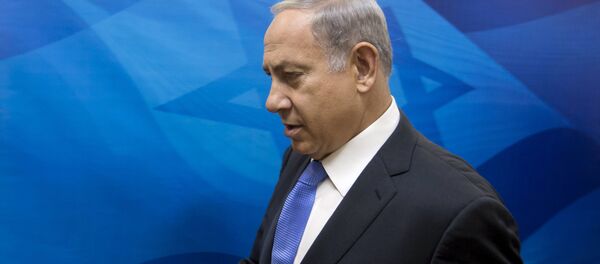Israel's Prime Minister Benjamin Netanyahu arrives to the weekly cabinet meeting at his office in Jerusalem, September 20, 2015 - Sputnik Türkiye