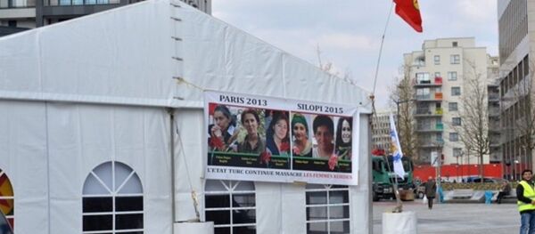 PKK'nın AB Konseyi binasının arkasına kurduğu çadır Ankara-Brüksel hattında krizi neden oldu. - Sputnik Türkiye