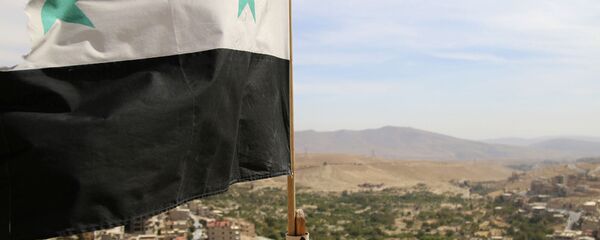 Suriye bayrağı - Malula kenti Suriye bayrağı - Malula kenti - Sputnik Türkiye