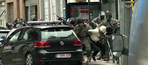 Paris'teki saldırıların zanlısı Salah Abdeslam’ın yakalanma anı - Sputnik Türkiye