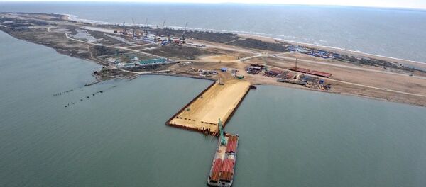 Türk gemisi Kerç köprüsüne çarptı - Sputnik Türkiye