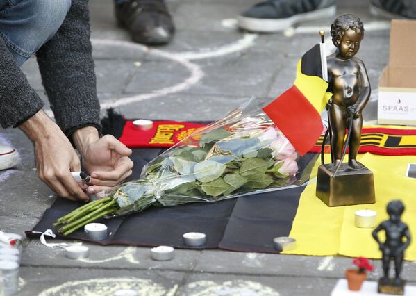Brüksel'deki terör saldırılarında hayatını kaybedenler için anma törenleri - Sputnik Türkiye