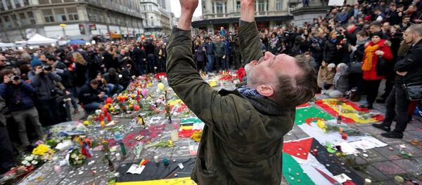 Brüksel'deki terör saldırılarında hayatını kaybedenler için anma törenleri - Sputnik Türkiye