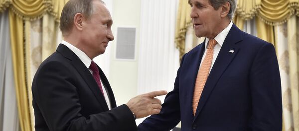 Rusya Devlet Başkanı Vladimir Putin ve ABD Dışişleri Bakanı John Kerry - Sputnik Türkiye