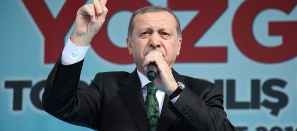 Cumhurbaşkanı Recep Tayyip Erdoğan, Yozgat’ın Sorgun ilçesindeki Belediye Meydanı’nda toplu açılış törenine katılarak konuşma yaptı. - Sputnik Türkiye