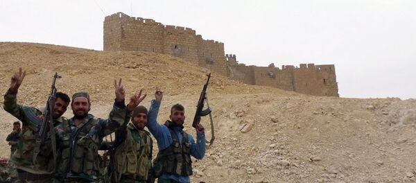 Suriye ordusu Palmira'yı tamamen geri aldı - Sputnik Türkiye