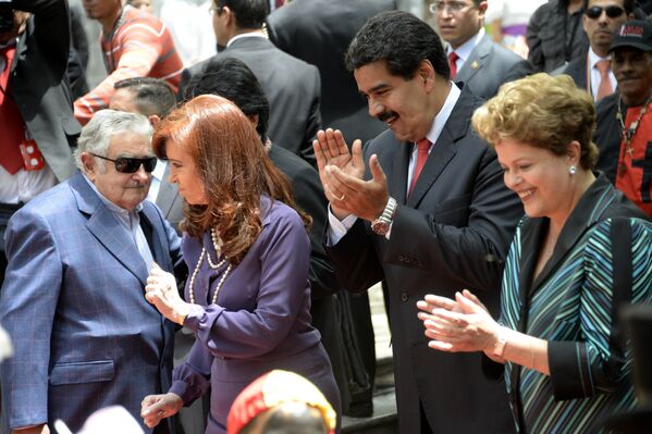 Eski Arjantin Devlet Başkanı Cristina Kirchner, eski Uruguay Devlet Başkanı Jose Mujica, Venezüella Devlet Başkanı Nicolas Maduro ve Brazilya Cumhurbaşkanı Dilma Rousseff - Sputnik Türkiye