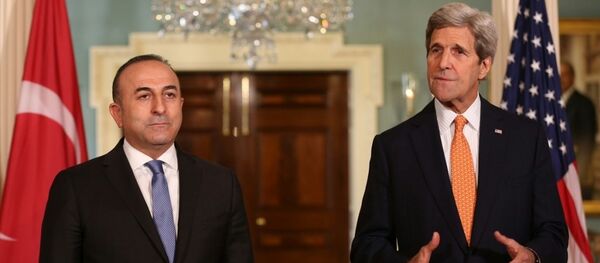 Dışişleri Bakanı Mevlüt Çavuşoğlu ve ABD Dışişleri Bakanı John Kerry - Sputnik Türkiye