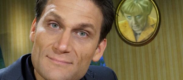 Alman NDR kanalında yayınlanan Extra 3 programının sunucusu Christian Ehring - Sputnik Türkiye