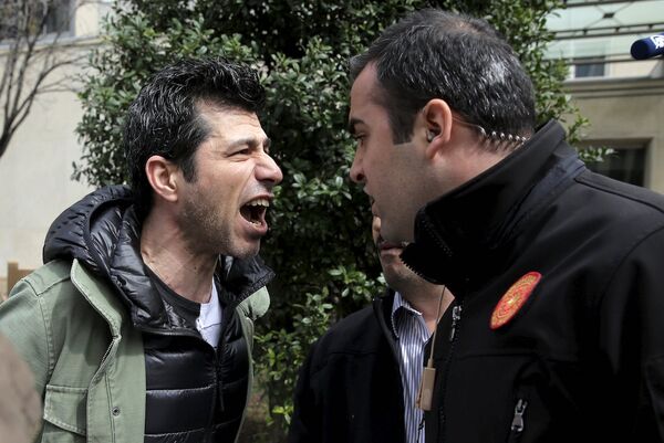 Washington'daki Erdoğan protestosunda gerginlik - Sputnik Türkiye