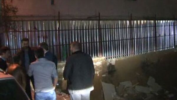 İstanbul’da 7 katlı binanın ana girişi çöktü - Sputnik Türkiye
