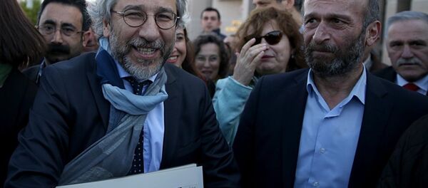 Cumhuriyet Gazetesi Genel Yayın Yönetmeni Can Dündar ve Ankara Temsilcisi Erdem Gül - Sputnik Türkiye