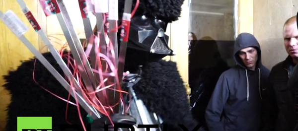 Darth Vader’den Saakaşvili’ye mangal ve şiş hediyesi Darth Vader’den Saakaşvili’ye mangal ve şiş hediyesi - Sputnik Türkiye