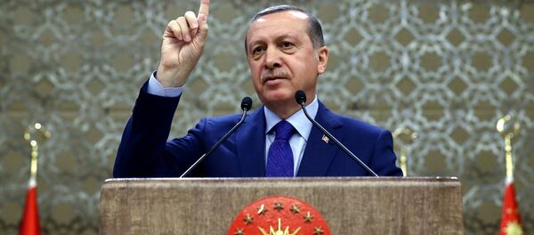 Cumhurbaşkanı Recep Tayyip Erdoğan, Cumhurbaşkanlığı Külliyesi'nde düzenlenen Muhtarlar Toplantısına katılarak konuşma yaptı. - Sputnik Türkiye