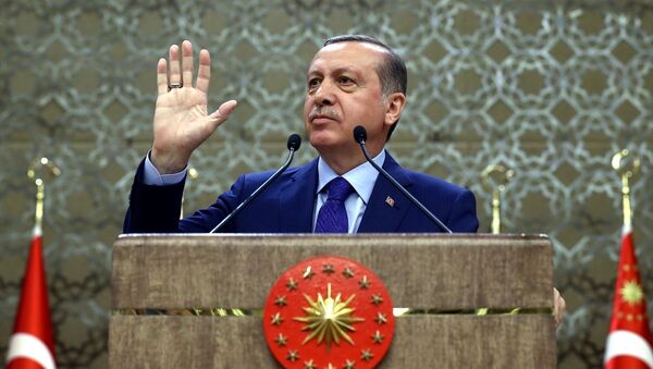 Cumhurbaşkanı Recep Tayyip Erdoğan, Cumhurbaşkanlığı Külliyesi'nde düzenlenen Muhtarlar Toplantısına katılarak konuşma yaptı. - Sputnik Türkiye