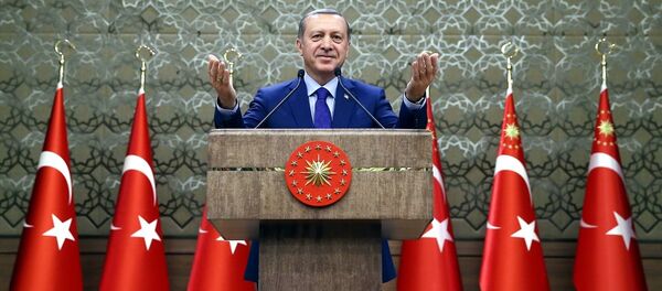 Cumhurbaşkanı Recep Tayyip Erdoğan, Cumhurbaşkanlığı Külliyesi'nde düzenlenen Muhtarlar Toplantısına katılarak konuşma yaptı. - Sputnik Türkiye