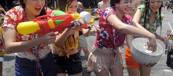 Tayland'daki 'Songkran' (Su Bayramı) tatili, bu yıl 13-17 Nisan tarihleri arasında gerçekleşecek. - Sputnik Türkiye