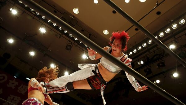 Japon kadın güreşçiler kıyasıya kapıştı - Sputnik Türkiye