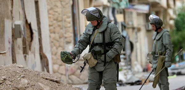 Rus uzmanlar Palmira'yı mayınlardan temizliyor - Sputnik Türkiye