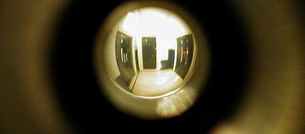 Cinsel ilişkiye giren misafirlerini yıllarca gözetleyen motel sahibi Gerald Foss, The New Yorker dergisinde yayınlanan bir makaleye konu oldu. - Sputnik Türkiye