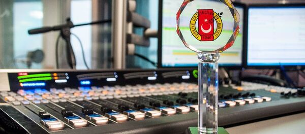 Türkiye Gazeteciler Cemiyeti’nden RS FM’e ödül - Sputnik Türkiye