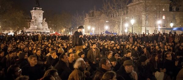 Paris'te 'Gece Ayakta' - Sputnik Türkiye