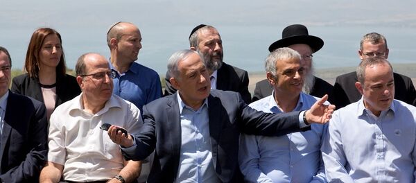 İsrail Başbakanı Benyamin Netanyahu, ilk defa Golan Tepeleri'nde düzenlenen kabine toplantısına başkanlık yaptı. - Sputnik Türkiye