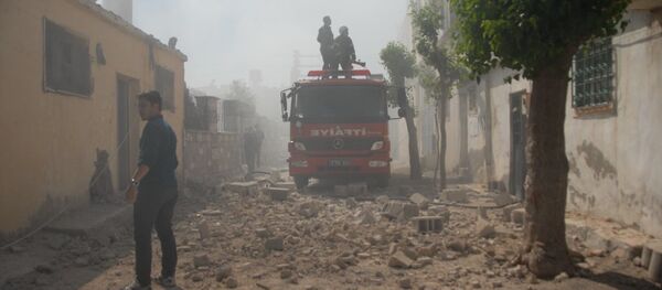 Suriye'den atılan roket mermisi, Helvacıoğlu Mahallesi'ndeki bir evin çatısına isabet etti. - Sputnik Türkiye