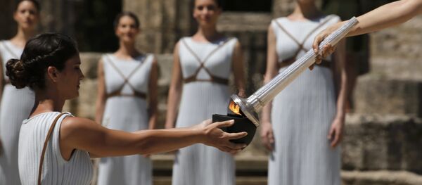 Olimpiyat ateşi Yunanistan'da yakıldı - Sputnik Türkiye