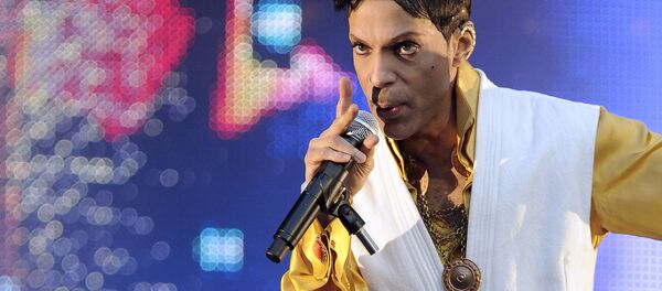 Prince, 58 yaşında hayatını kaybetti - Sputnik Türkiye