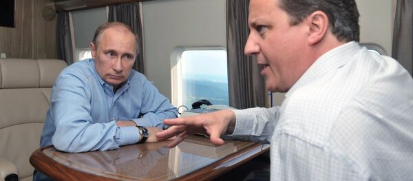 David Cameron - Vladimir Putin / 10 Mayıs 2013 - Sputnik Türkiye