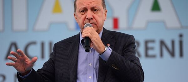 Cumhurbaşkanı Recep Tayyip Erdoğan, Antalya'nın Kepez ilçesinde düzenlenen toplu açılış törenine katılarak vatandaşlara hitap etti. - Sputnik Türkiye