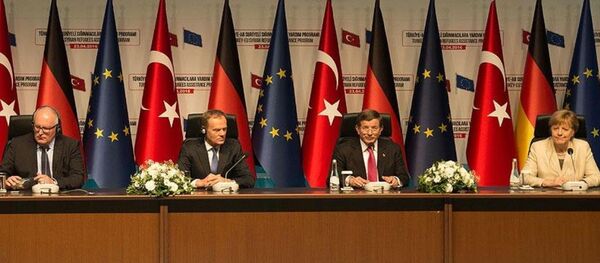 Başbakan Ahmet Davutoğlu, AB Konseyi Başkanı Donald Tusk, Almanya Başbakanı Angela Merkel ve AB Komisyonu Birinci Başkan Yardımcısı Frans Timmermans - Sputnik Türkiye