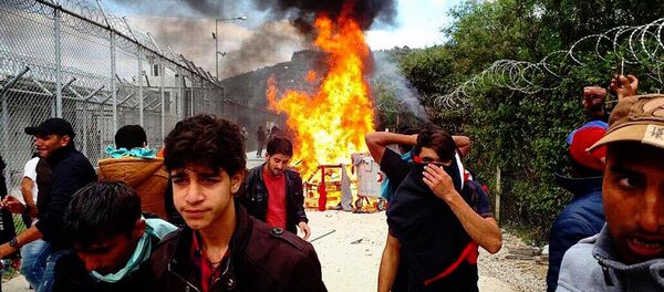 Midilli’deki Moira Sığınmacı Kampı'nda olaylar çıktı. - Sputnik Türkiye