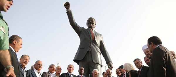 Filistin'e en büyük Mandela heykeli - Sputnik Türkiye
