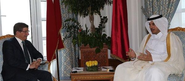 Türk Silahlı Kuvvetlerinin Katar'da konuşlanmasına ilişkin 'uygulama anlaşması', Başbakan Ahmet Davutoğlu ve Katar Başbakanı Şeyh Abdullah'ın huzurunda imzalandı - Sputnik Türkiye