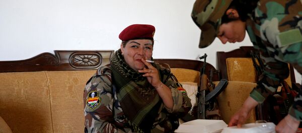 IŞİD'e karşı savaşan Ezidi kadınlar / Haseba Nauzad - Sputnik Türkiye