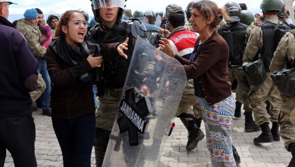 Kahramanmaraş'taki çadır protestosunda gerginlik - Sputnik Türkiye
