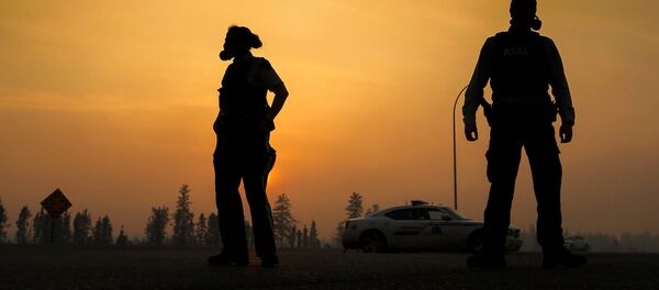 Kanada’daki yangın yayılıyor - Sputnik Türkiye