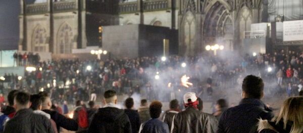 Köln’deki ‘yılbaşı tacizinin’ yeni görüntüleri yayınlandı - Sputnik Türkiye