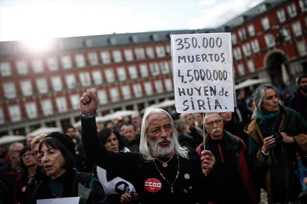 Madrid'de sığınmacılar için ‘insan zinciri’ eylemi - Sputnik Türkiye