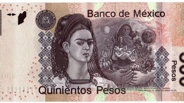 Meksika’daki 500 pesonun arka yüzünde ressam Frida Kahlo’nun 1940 tarihli portresi yer alıyor. - Sputnik Türkiye