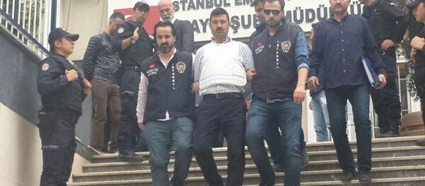 Gazeteci Can Dündar’a silahlı saldırı düzenleyen Murat Şahin tutuklandı. - Sputnik Türkiye