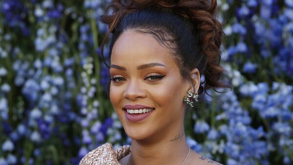 Barbados kökenli ABD'li şarkıcı Rihanna - Sputnik Türkiye