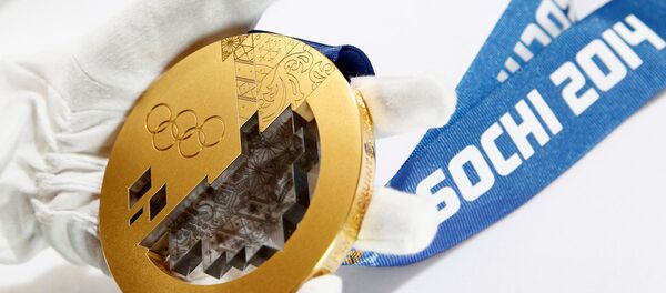 Soçi Olimpiyatları için üretilen altın madalya - Sputnik Türkiye