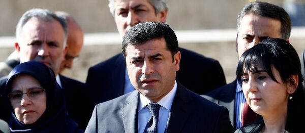 HDP Eş Başkanları Selahattin Demirtaş ve Figen Yüksekdağ, TBMM'de açıklama yaptı. - Sputnik Türkiye